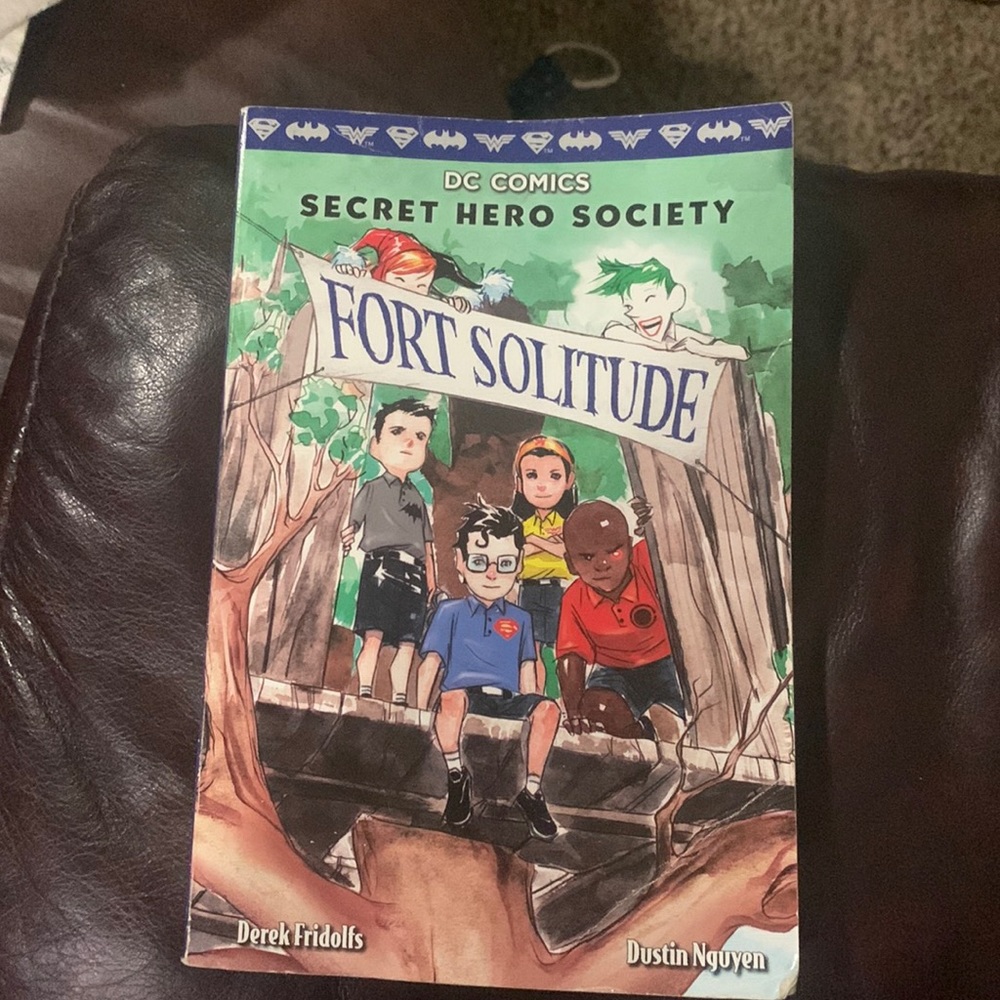 DC COMICS BOOK